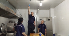 【市城市燃熱集團(tuán)富泰熱力】新華西分公司對(duì)職工食堂燃?xì)馐褂冒踩M(jìn)行專項(xiàng)檢查