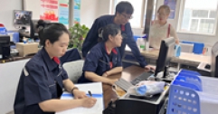 【市城市燃熱集團富泰熱力】企管部：技術(shù)指導解決難題 精準服務(wù)助力收費